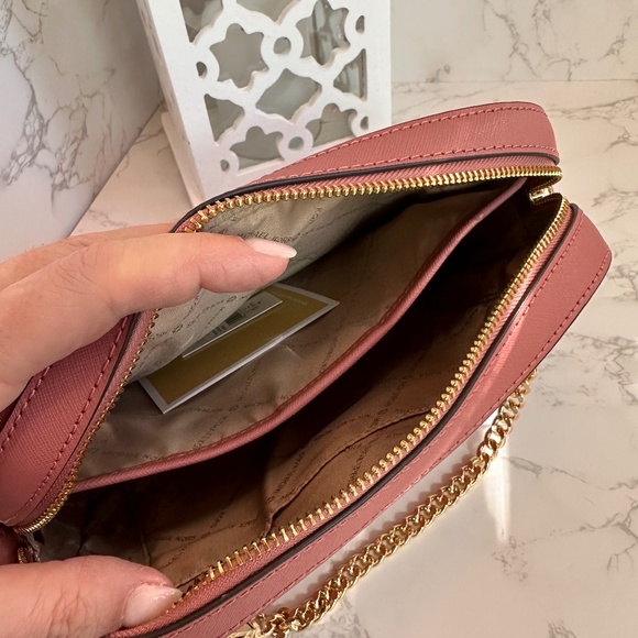**SOLD**MICHAEL KORS Jet Set Large Saffiano Leather Crossbody Bag in Rose ✨ - Picture 8 of 14